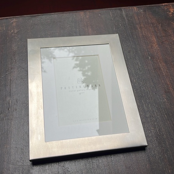 Pottery Barn 4 by 6 frame - Picture 6 of 7